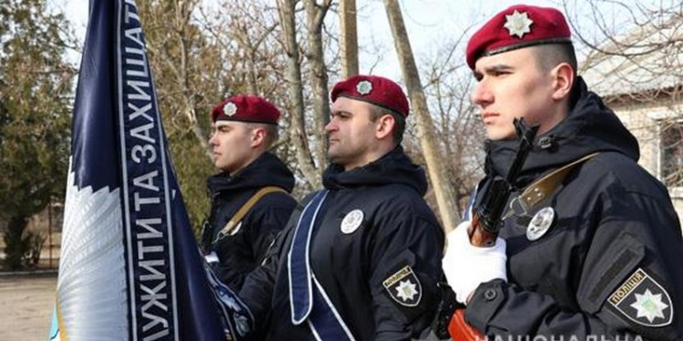 В Николаеве 32 полицейских присягнули на верность народу Украины