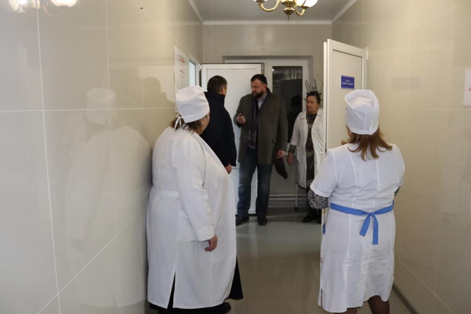 Заместитель главы Николаевской ОГА проверил сельские амбулатории – и строящуюся, и уже действующую 11