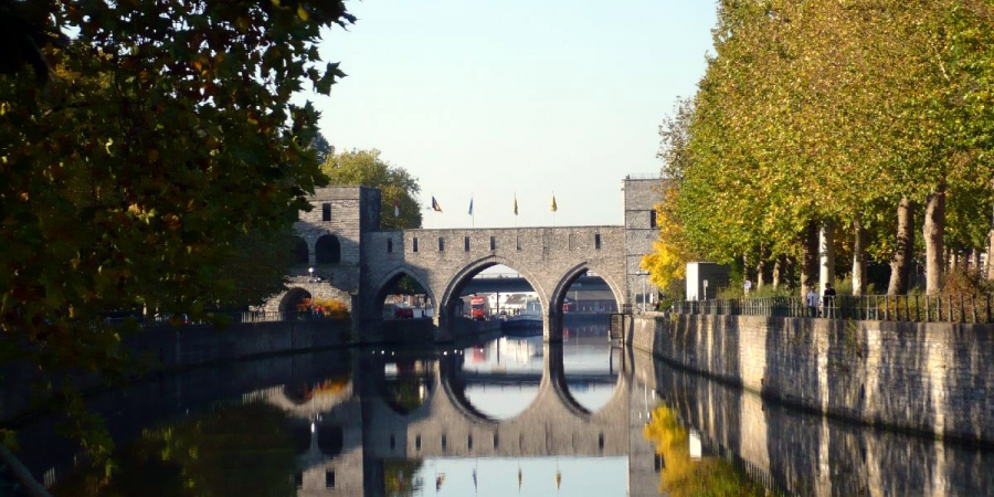 В Бельгии разрешили разрушить мост 13 века ради улучшения речной навигации 1