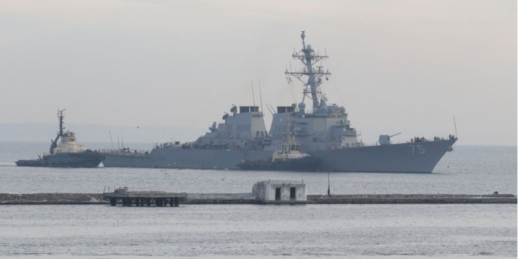 Ракетный эсминец ВМС США Donald Cook зашел в порт Одессы