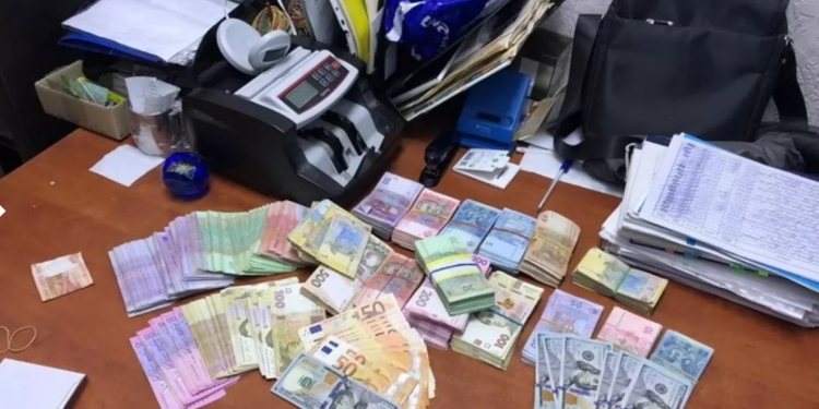 Известный жук. Священник УПЦ МП учредил охранную фирму. При обыске там нашли оружие и пропагандистский яд