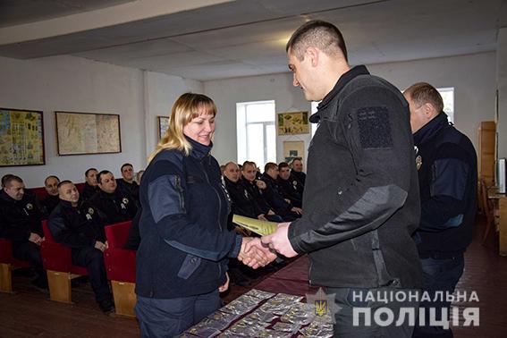 Николаевских полицейских-спецназовцев отметили наградами Президента за участие в АТО 7