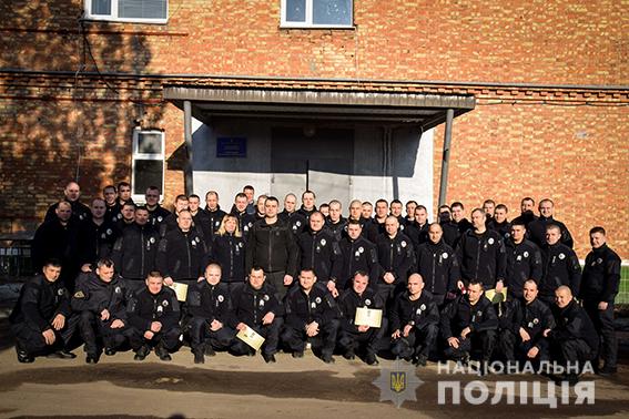 Николаевских полицейских-спецназовцев отметили наградами Президента за участие в АТО 9