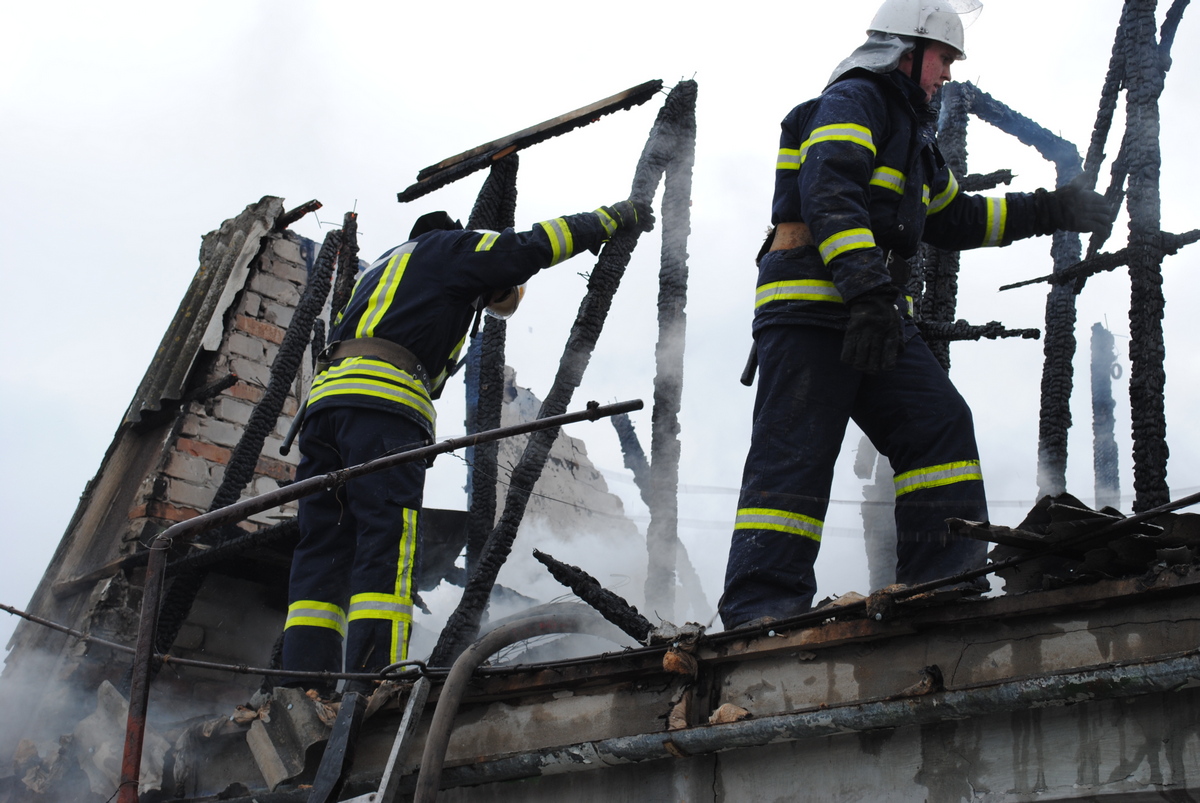 Вчера спасатели области справились с четырьмя пожарами: в Николаеве горели дача и пятиэтажка
