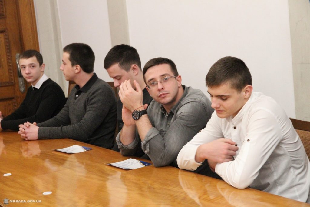 Более полусотни спортсменов Николаева получили стипендии мэра и городского совета 11