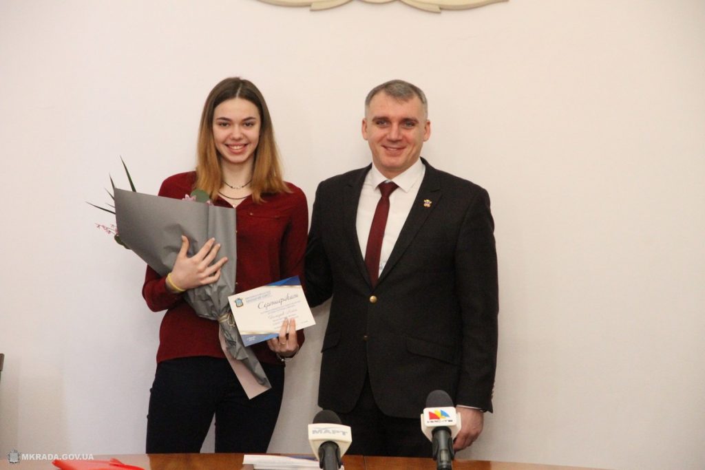 Более полусотни спортсменов Николаева получили стипендии мэра и городского совета 19