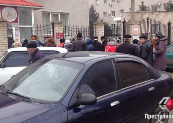 На Николаевщине после смены поставщика электроэнергии в филиалах облэнерго возникли огромные очереди