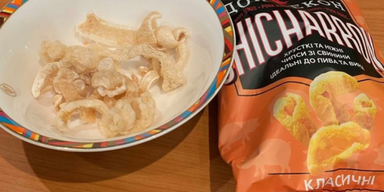 И хруст бекона. В Украине начали выпускать чипсы из свиной кожи