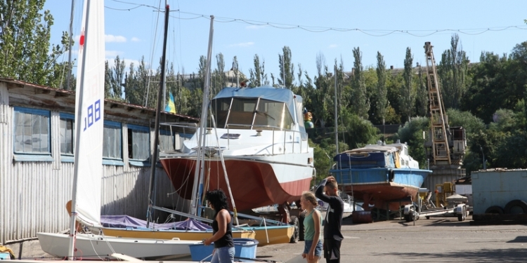 Декоммунизация коснется КДЮСШ «Коммунаровец» в Николаеве – спортшколу предлагают переименовать в «Атлант»