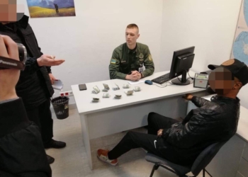 Украинских пограничников пытались «купить» за взятки в $900 и 10 тысяч рублей