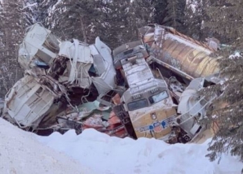 В Канаде поезд сошел с рельсов, есть погибшие