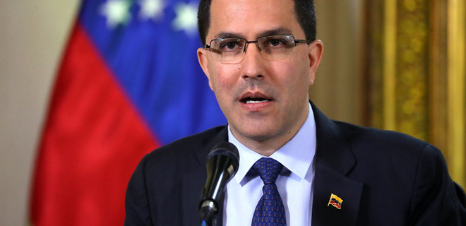 У Мадуро заявили, что венесуэльская оппозиция находится под контролем у Трампа