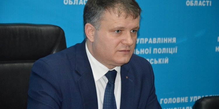 Залог какого именно кандидата в Президенты выпустил на свободу полицейского, кричавшего «Ложись, Бандера», в МВД не знают