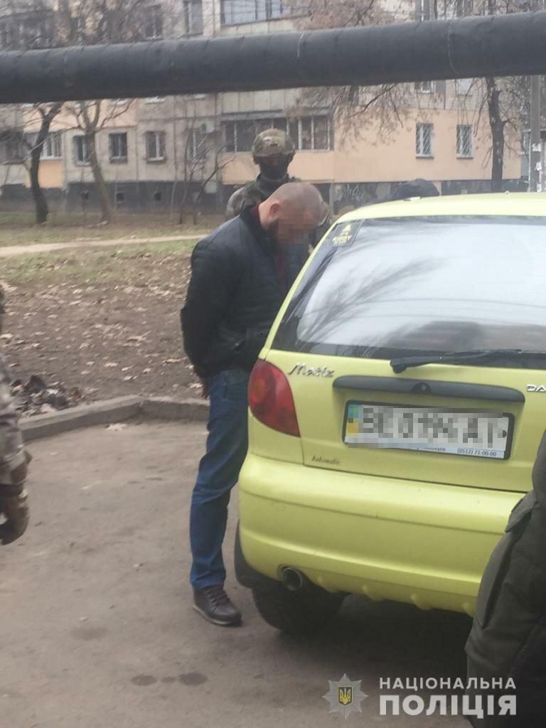 В Николаеве полиция, КОРД и СБУ задержали банду вымогателей 1