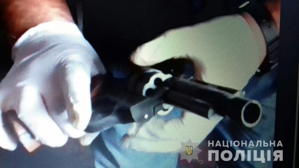 В Вознесенске мужчина нашел хранил дома 1,5 кг конопли и револьвер 1