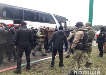 Из Киева в Одессу направлялись автобусы с вооруженными людьми