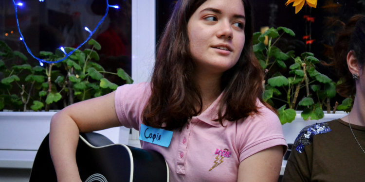 Чтобы отогреть николаевцев, студенты УАЛ устроили атмосферный квартирник «Teplo»