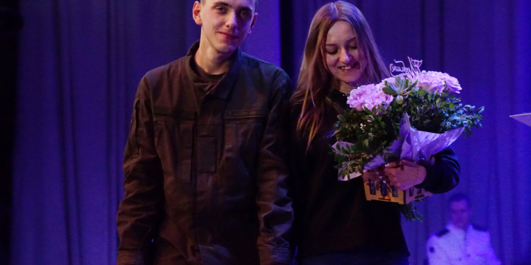 Николаевский нацгвардеец сделал предложение руки и сердца во время романтического концерта двух оркестров