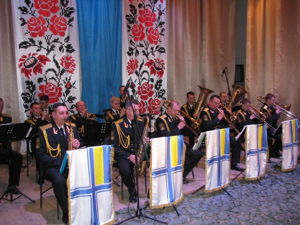 Николаевские военные и артисты отправились на гастроли по области с проектом «Армия с народом» 21