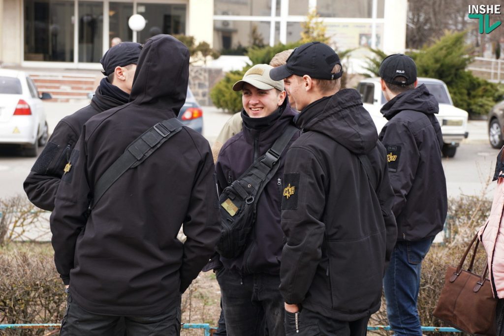 ОБНОВЛЕНО. В Николаеве полиция не пустила активистов-патриотов на встречу с Вилкулом 11