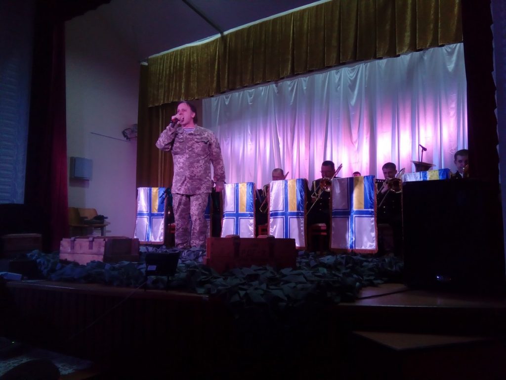 Николаевские военные и артисты отправились на гастроли по области с проектом «Армия с народом» 9