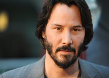 Киану Ривз попал на аварийный рейс и помог его пассажирам добраться до дома