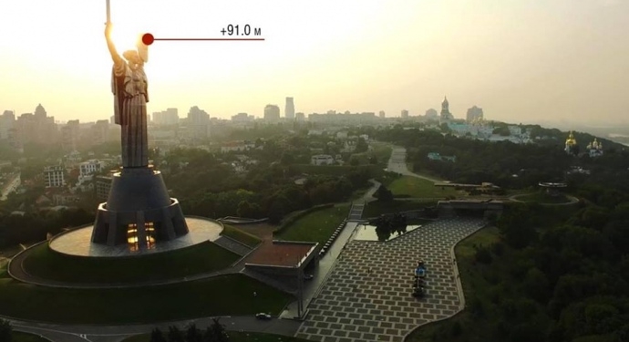 На вершине “Родины-матери” открыли смотровую площадку