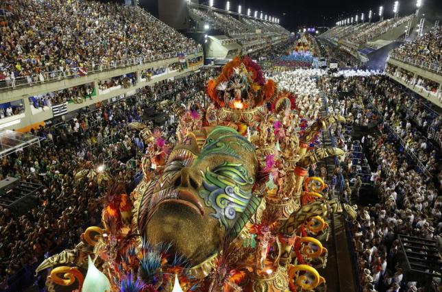 В Бразилии начался знаменитый бразильский карнавал 1