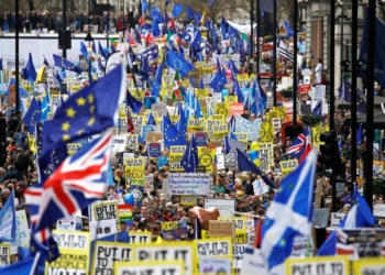 В Лондоне сотни тысяч людей требовали провести новый референдум по Brexit