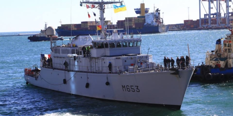 В Одесский порт зашел французский минный тральщик