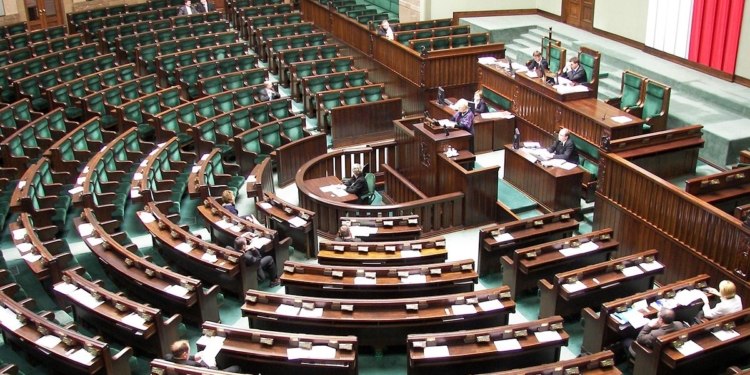 Чтобы повысить качество законопроектов: ученые Испании займут место в парламенте