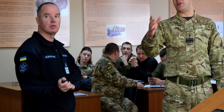 В Николаеве продолжают планировать первые совместные учения украинских морпехов и британских авиаторов
