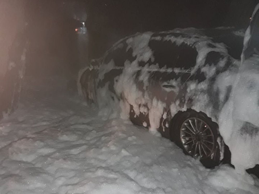 В Николаеве ночью сгорел припаркованный у дома автомобиль 3