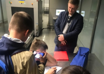 Главе Госрезерва обвинительный акт вручили прямо в аэропорту