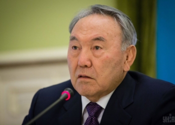 Обновлено. Назарбаев сложил полномочия президента Казахстана