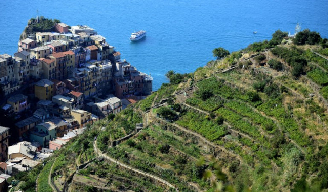 В итальянском парке Чинкве-Терре решили штрафовать туристов за шлепанцы