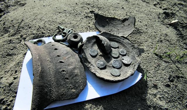 В Киеве на Подоле обнаружили клад древнеримских монет