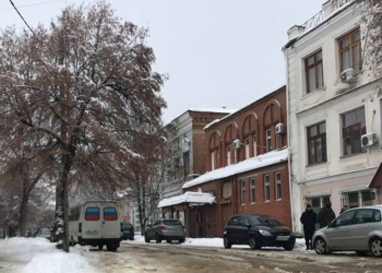 “Они вооружены до зубов”: СМИ рассказали, что происходит в оккупированном Луганске