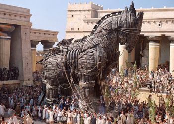 В РФ заявили, что Пентагон готовит операцию “Троянский конь”