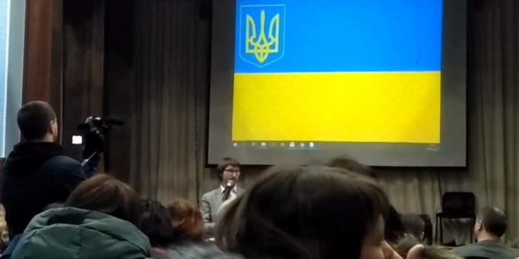 В Николаевской области чиновника “застукали” за незаконной агитацией