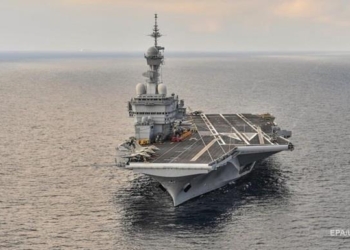 Франция отправила в поход единственный авианосец