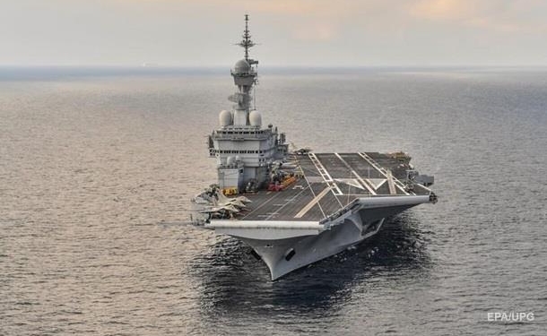 Франция отправила в поход единственный авианосец