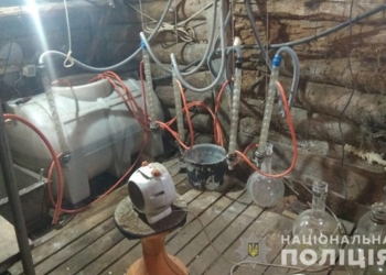 В селе Житомирской области обнаружили мощную нарколабораторию