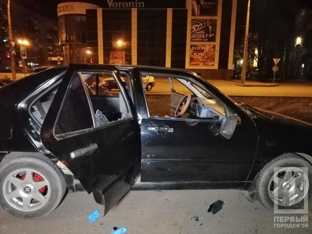 В Кривом Роге обстреляли такси, трое ранены 1