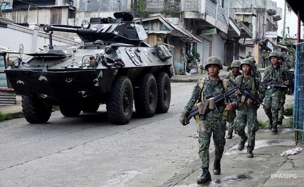 На Филиппинах в столкновениях армии с боевиками погибли 12 человек