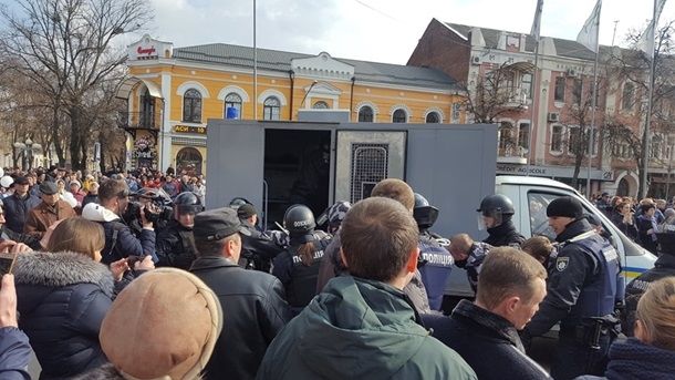 На митинге в Полтаве задержали активистов