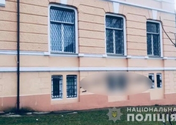 На Прикарпатье военкомат обрисовали свастикой