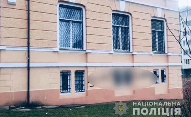 На Прикарпатье военкомат обрисовали свастикой