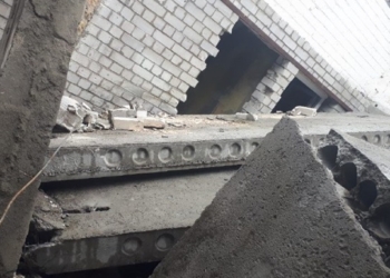 В Киеве на железнодорожной станции бетонная плита раздавила женщину