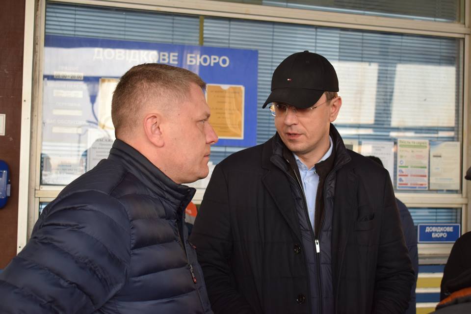 Министр инфраструктуры в Николаеве: Омелян побывал в Николаевском аэропорту и проверил ремонт туалета на железнодорожном вокзале 5